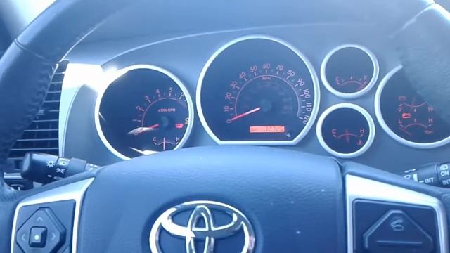 2015 Toyota Sequoia SR5 2WD Start Up смотреть онлайн