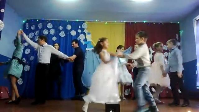 я тебя люблю, танец на новыи год смотреть онлайн