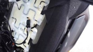 Land Rover Defender 2020 Battery Location / charge points / battery Testing / Disconnect