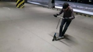 ТОП 5 САМЫХ ЛЕГКИХ ТРЮКОВ НА САМОКАТЕ ДЛЯ НАЧИНАЮЩИХ TOP 5 EASIEST SCOOTER TRICKS #scooter #sk8