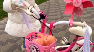 Соломия учится кататься на велосипеде | как выбрать велосипед для малышей  | обзор велосипеда |