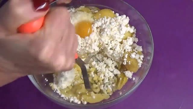 К картофелю добавляю творог, яйцо и быстро готовлю вкуснейший завтрак или ужин смотреть онлайн