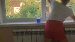 Уборка в детской комнате?/ моем полы?/ окна?/ протираем пыль.?