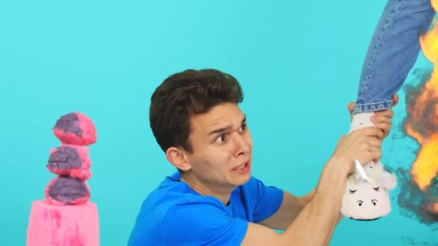 Шоколадный Фонтан Челлендж | Смешные Ситуации с Едой c TaTaRa Challenge смотреть онлайн