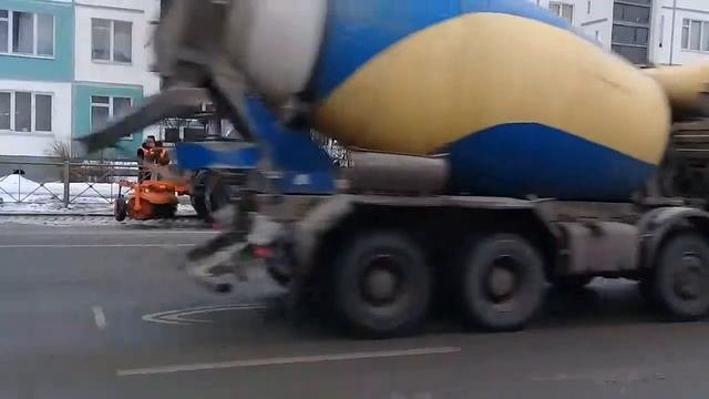Бетономешалка поехала без остановки
