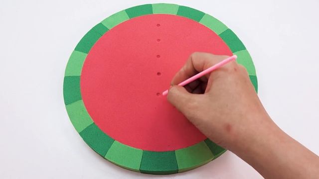 Интересное видео о том, как сделать нарезку арбуза из кинетического песка ASMR смотреть онлайн