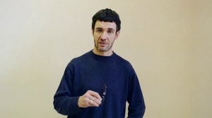 Соседи курят на лестнице - как избавиться от запаха в квартире?