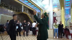 Неповторимый уйгурский семейный танец