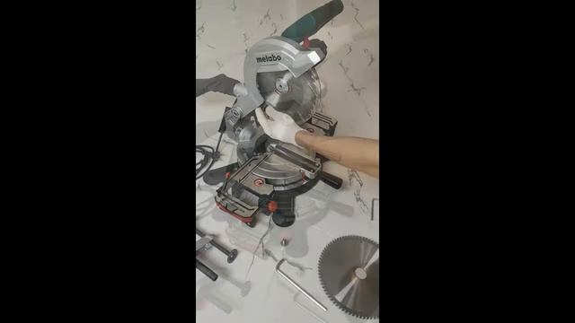 Торцовочная пила Metabo KS 216 LASERCUT смотреть онлайн