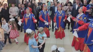 Хабаровск — флешмоб в ТЦ Радости