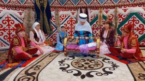 Казахский народный обряд "Бесыкке салу"