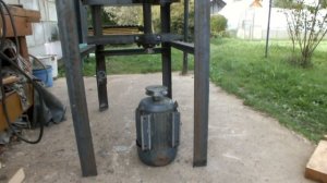 Самодельный фрезерный станок по дереву с насадными фрезами ч 2