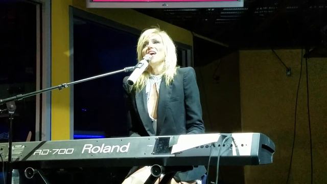 Debbie Gibson - Lost In Your Eyes смотреть онлайн