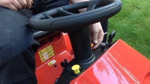 Honda Rasentraktor HF 2417K5 HM mit innovativer und robuster Technik ausführlich vorgestellt