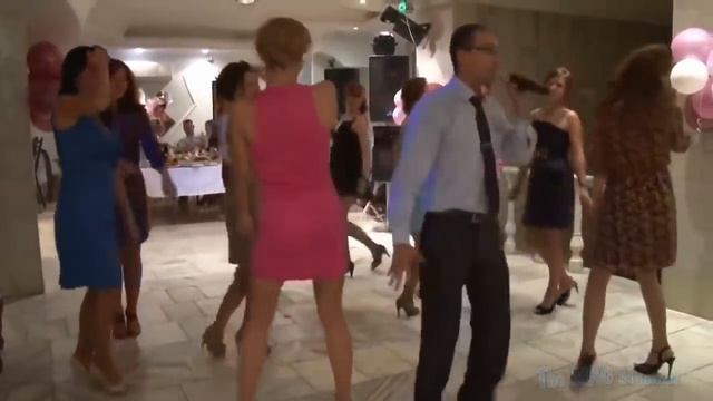 Девочки1,1Я не дам. Озорной ролик. смотреть онлайн