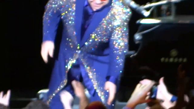 Elton John - Crocodile Rock live in Dayton, Ohio смотреть онлайн