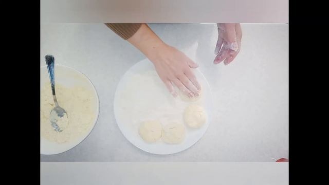 Вкусные ароматные СЫРНИКИ на заврак! Лучший рецепт, сырники не разваливаются на сковороде смотреть онлайн