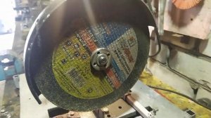 Отрезной станок из болгарки, сделанный  кривыми  руками.