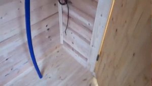 Закончили баню 5*4 из бруса естественной влажности.
