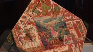 Выставка "Новые сказки" представляет смелый взгляд художников на традиционное лаковое искусство