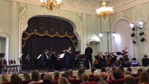 И.С.Бах. Сюита h-moll. Менуэт и Шутка. Исп. Наталия Данилина.