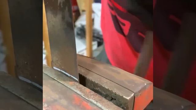 Старая лопата ещё пригодится