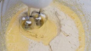 АМЕРИКАНСКИЙ МИНДАЛЬНЫЙ ПИРОГ С ВЯЛЕНОЙ ВИШНЕЙ