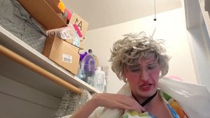 Хамка из регистратуры в поликлинике