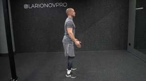 Приседания с руками вперед