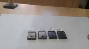 MOV 1940 Проверка на "вшивость" транзисторов с Aliexpress.com 2SA1943 и 2SC5200. Будьте внимательны