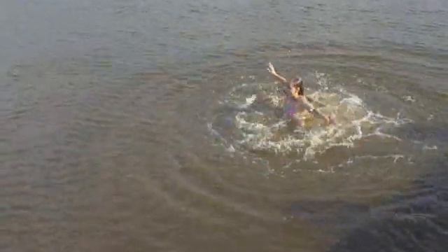 Прыжки в воду =) смотреть онлайн