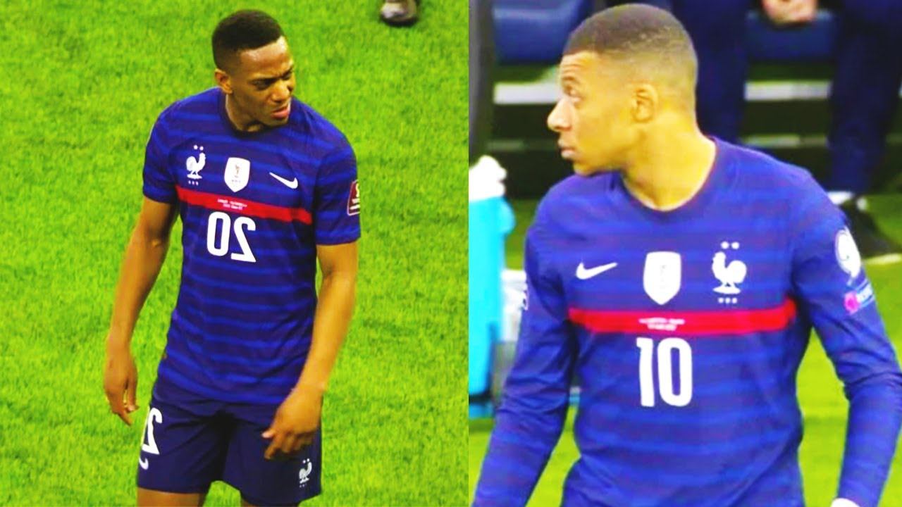 MARTIAL DOESN'T SHAKE MBAPPE's HAND AFTER SUBSTITUTION - MBAPPE's REACTION And Other Football News