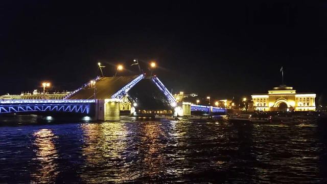 Развод Дворцового моста. 31.08.2016 смотреть онлайн