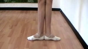 Passé par terre. Классический танец. Урок 11.