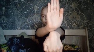 ? ТОТУРИАЛ,КАК СДЕЛАТЬ БАБОЧКУ РУКАМИ!!? #туториал #движения