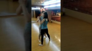 Как танцевать вальс?