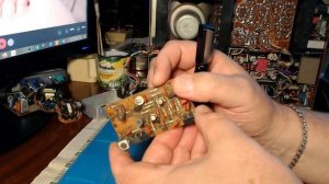 Что сделано в блоке УКВ радиоприемника Меридиан - 210 чтобы частота не уходила