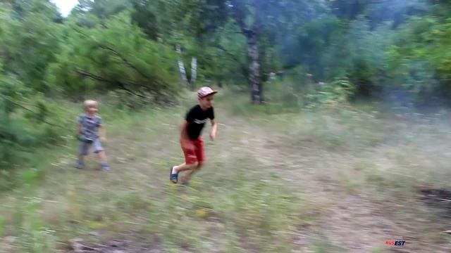 ПРЫГАЕМ ЧЕРЕЗ КОСТЁР НА ИВАНОВУ НОЧЬ. смотреть онлайн