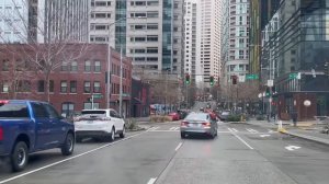 Exploring Seattle's Aurora Ave: A Scenic Drive Through the City