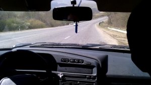 Машина катится в гору