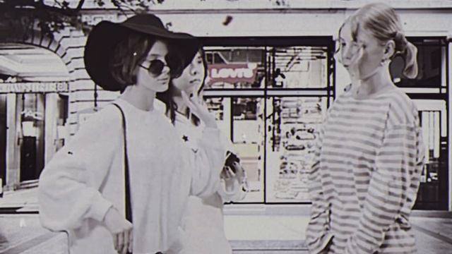 "Не так дорог подарок, как дорого внимание" смотреть онлайн