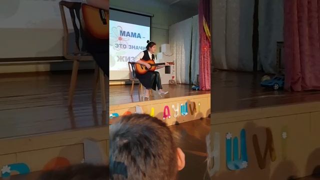 Голубенький трамвайчик (Ю.Захарченко) исполняет Ирина Орумаа