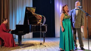 Т. Хренников «Песня о Москве» из к/ф «Свинарка и пастух» исп. Е.Константинова и В. Роговой.