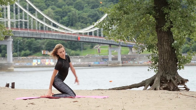 Развитие гибкости - 2! Упражнения для позвоночника! (S-HUB) смотреть онлайн