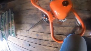 Запуск старой бензопилы Дружба.