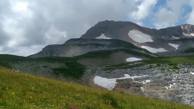 Одним днём на Оштен смотреть онлайн