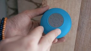 Водонепроницаемая колонка с AliExpress за 6$