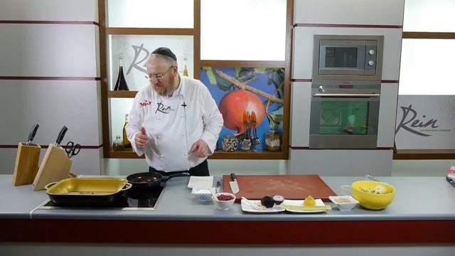 Скумбрия (макрель) со свекольным пюре - рецепт Уриэля Штерна