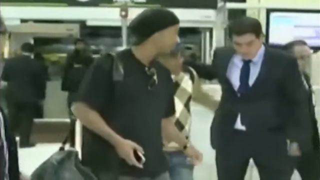 Рональдиньо в тюрьме смотреть онлайн