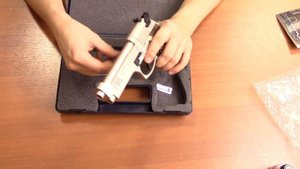 Пневматический пистолет Umarex Beretta M 92 FS хром дерево